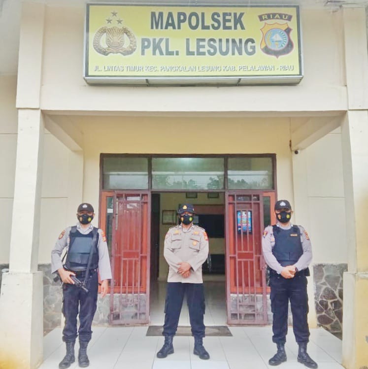 Personel Polsek Pangkalan Lesung Melakukan Pengamanan Mako, Pengunjung Diperiksa