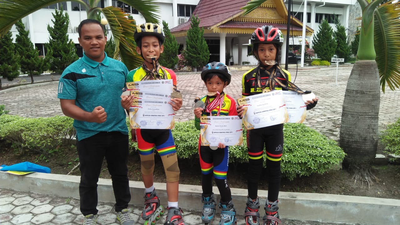 Ikuti Kejuaraan Sepatu Roda MIS 2019 Seri Ke-2, Atlet Bina Muda Pekanbaru Borong 8 Medali
