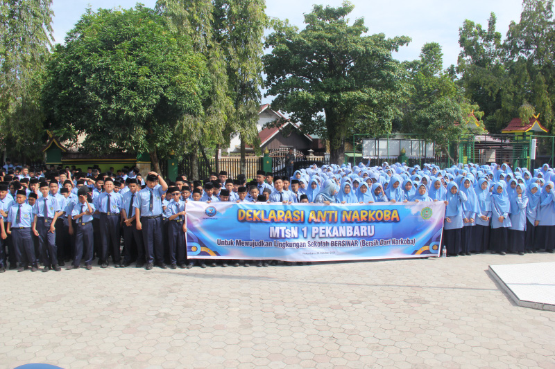 Hari Sumpah Pemuda, Sebanyak 1.502 Siswa Deklarasi Anti Narkoba Bersama BNNK Pekanbaru