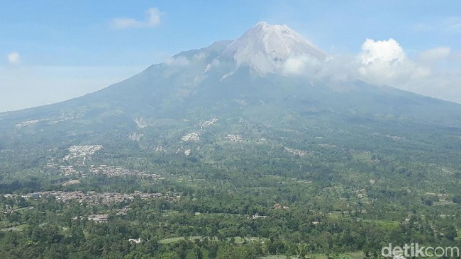 Gunung Merapi Waspada, Warga Diminta Menjauh 3 Km dari Puncak