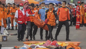 13 Peti Jenazah Korban Lion Air Diserahkan ke Keluarga