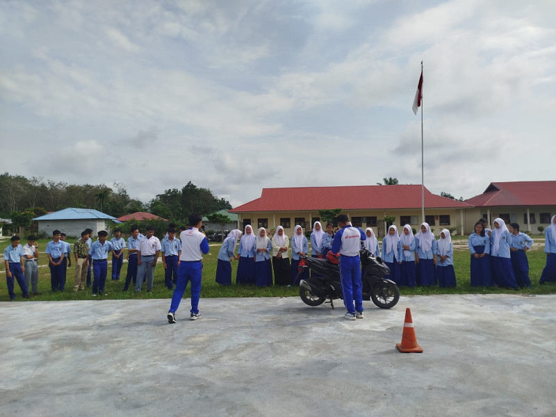 Bersama Duta Safety Riding, Capella Honda Edukasi Keselamatan Berkendara di Lima Sekolah