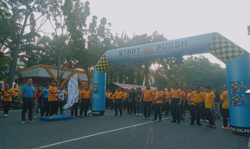 Semarak HUT Bhayangkara Ke 80, Polda Riau Gelar Olahraga Bersama, Jalan Sehat hingga Bansos di CFD