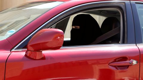 Perempuan di Arab Saudi Akhirnya Bisa Akses Lisensi Mengemudi