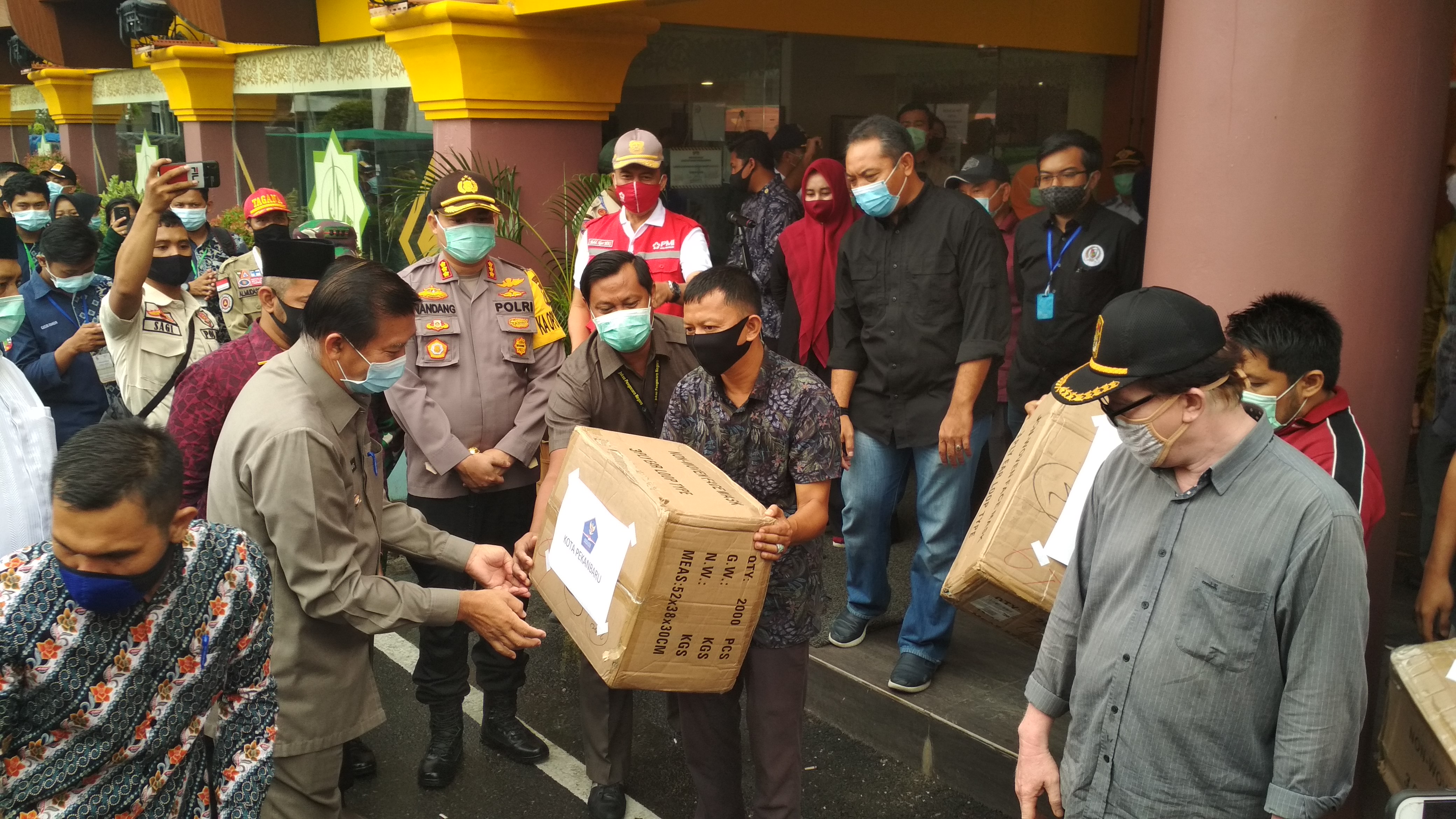 Pemko Pekanbaru Salurkan 15.625 Paket Sembako