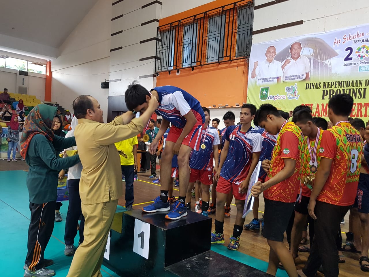 Tuan Rumah Pekanbaru Sabet Medali Emas di Kejurda Voli Piala Gubri 2018