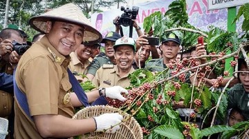 KPK Tetapkan Bupati Lampung Utara Tersangka Suap di Dua Dinas