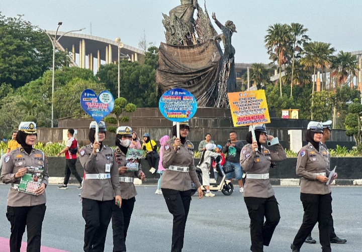 Masyarakat Apresiasi Polisi Lalu Lintas Hadirkan Edukasi Humanis di CFD Pekanbaru