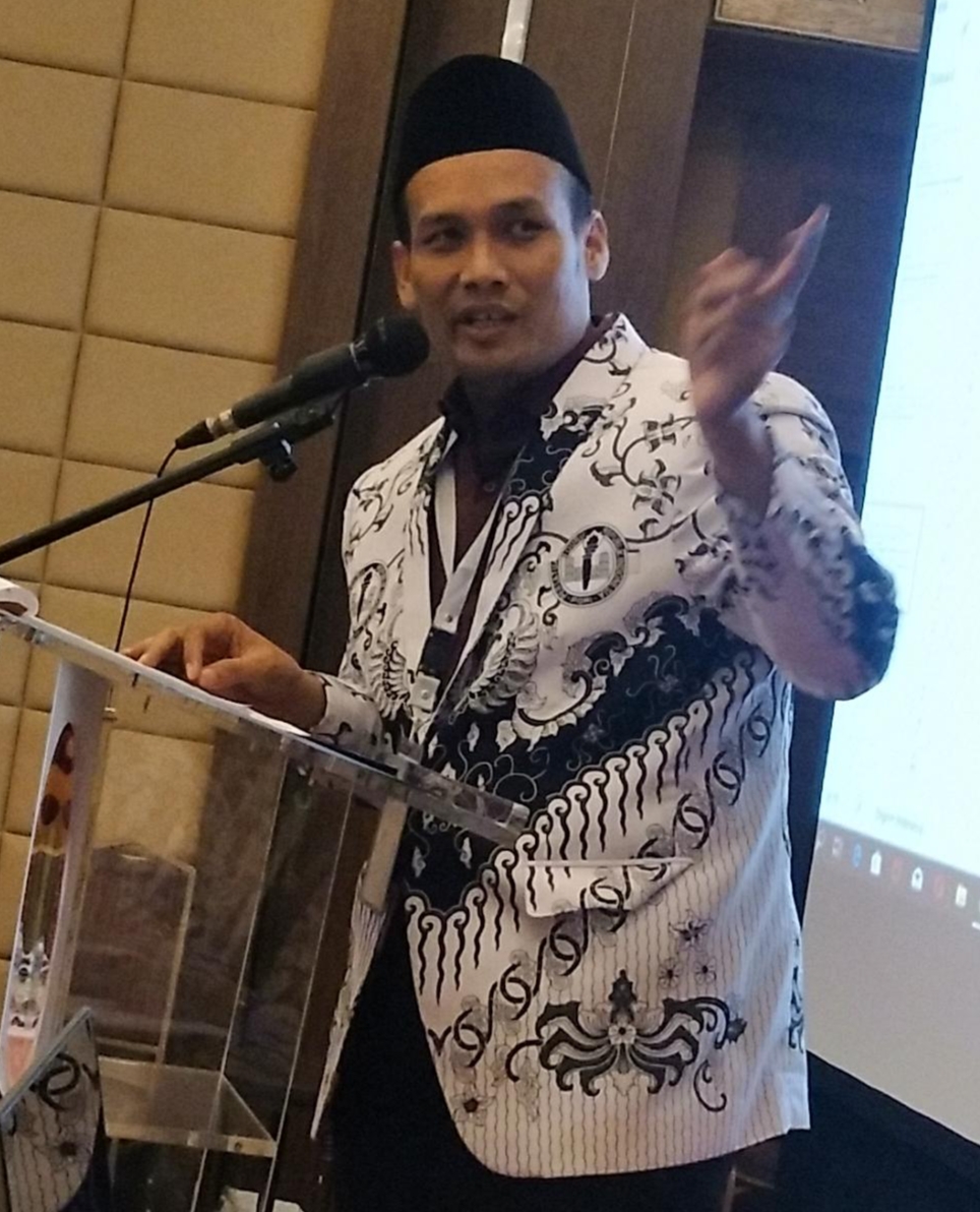 Guru Dibotakin, PGRI Riau Kecam Perlakuan yang Tidak Menghormati Guru.