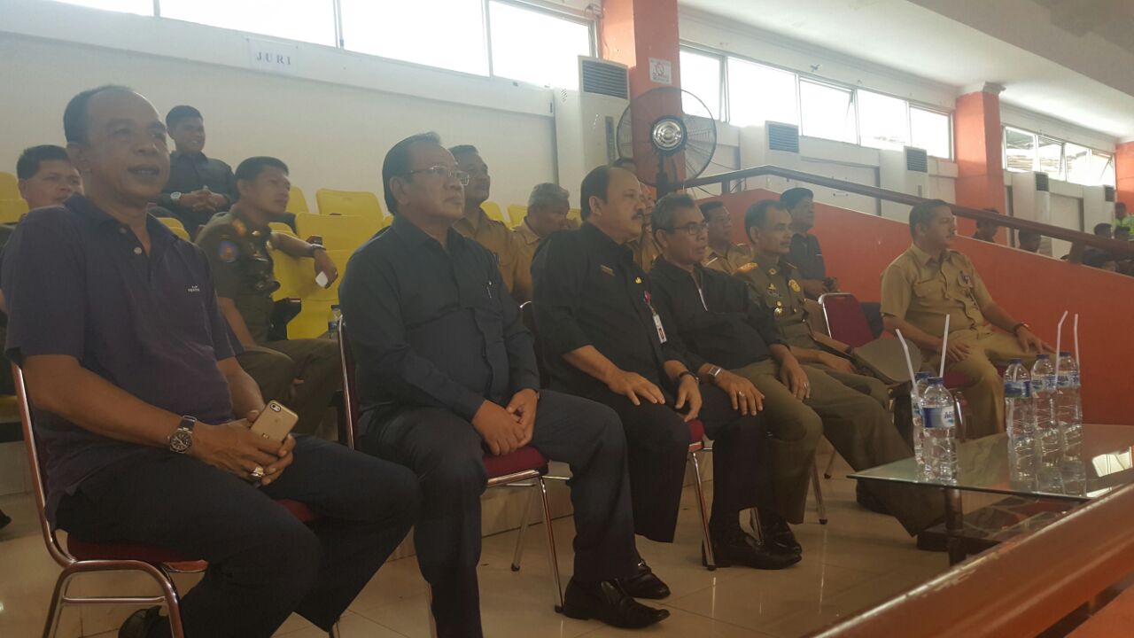 Kuansing Ambil Alih Medali Emas Voli Putri