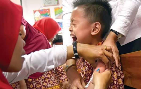 Masih Banyak Sekolah Tolak Vaksin MR