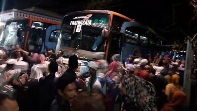 Yakin Habib Rizieq Pulang, Massa Bergerak ke Bandara Soekarno-Hatta