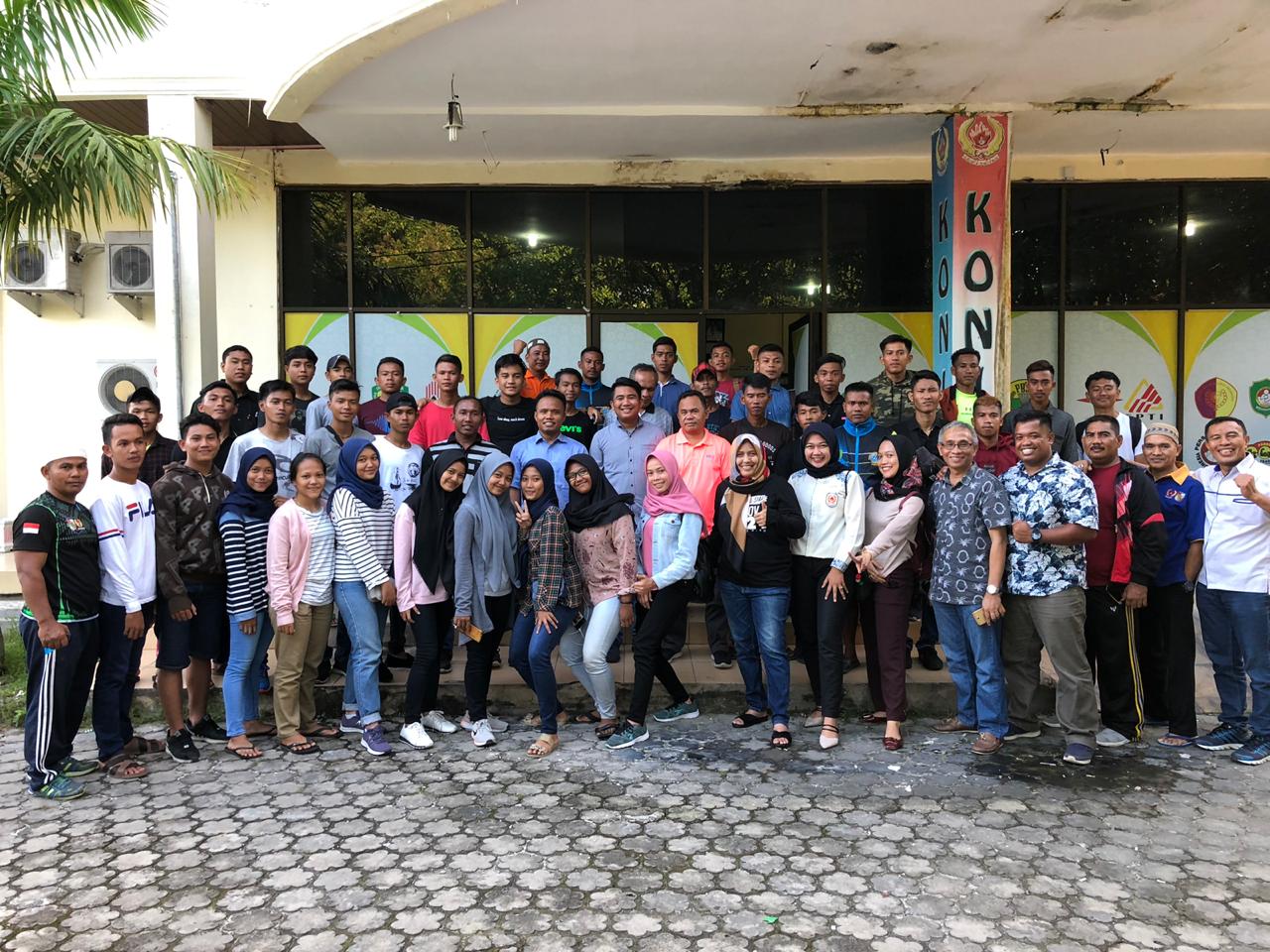KONI Pekanbaru Lepas 32 Atlet Dayung Ikuti KIBDF di Danau Rusa