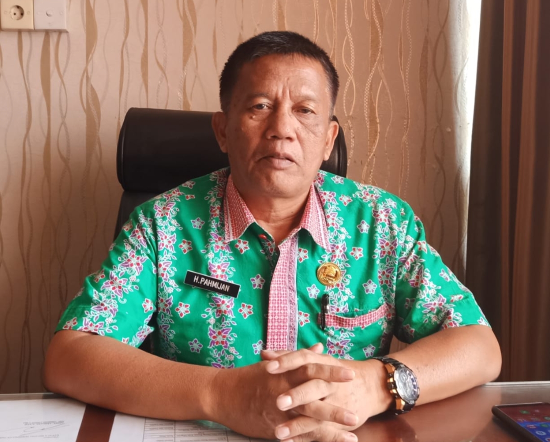 Masalah Iuran Sekolah, Puluhan Orangtua Siswa Datangi Disdik Riau, Pahmijan: Kita Segera Panggil Kepala SMK Perbankan Riau