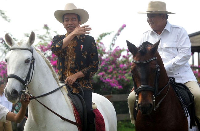 Denny JA: Pilpres 2019 Head to Head Jokowi Lawan Kubu Prabowo