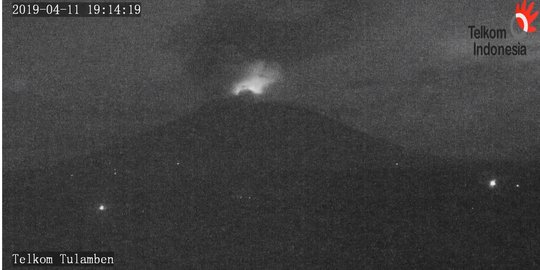 Gunung Agung Kembali Erupsi, Tinggi Kolom Abu Capai 2000 Meter
