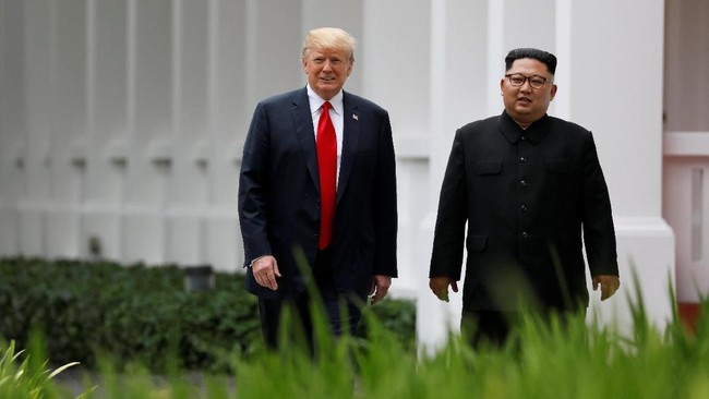 Susul Kim Jong Un, Trump Tiba di Vietnam