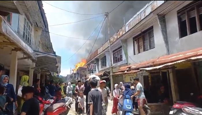 Kebakaran Hebat di Inhil, Idris Laena Minta Pihak Terkait Beri Perhatian dan Penanganan Segera