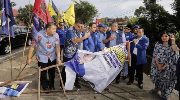 Hinca: Perusak Bendera Demokrat di Riau Dibayar Rp100 Ribu