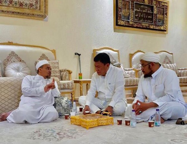 Politikus PDIP yang Bertemu Rizieq: Novel Bamukmin Ngawur!