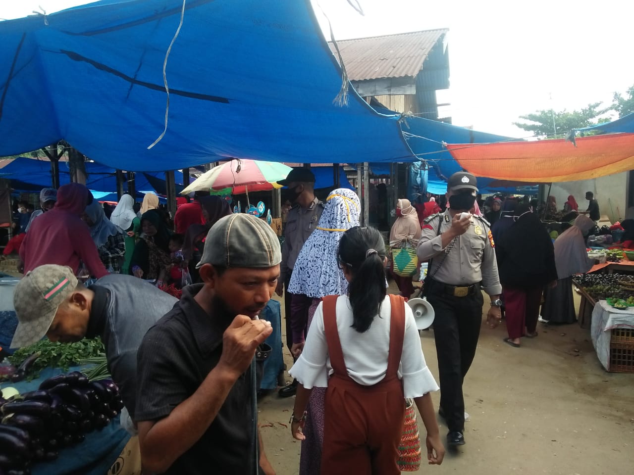 Cegah Covid-19, Pengunjung Pasar Rakyat Sei Kijang Diimbau Patuhi Protokol Kesehatan