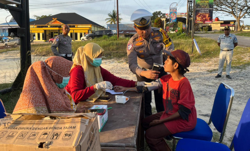 Satlantas Polres Rokan Hilir Gelar Pemeriksaan Kesehatan Gratis dan Ramp Check dalam Rangka Operasi Zebra LK 2025