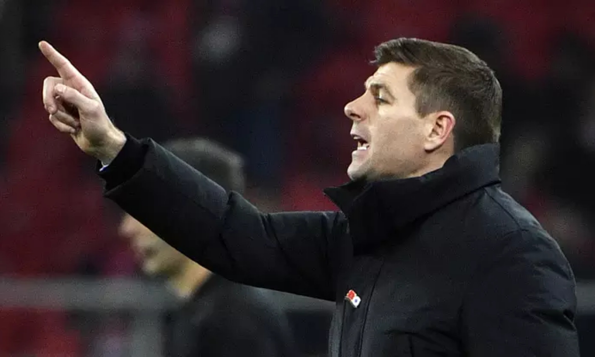 Steven Gerrard Diminta Tolak Tawaran dari Newcastle United