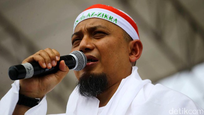 Arifin Ilham Tanya Alasan Rizieq-Somad Tak Masuk Daftar 200 Dai