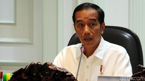 Jokowi Batal Cabut Ketentuan DMO Batu Bara