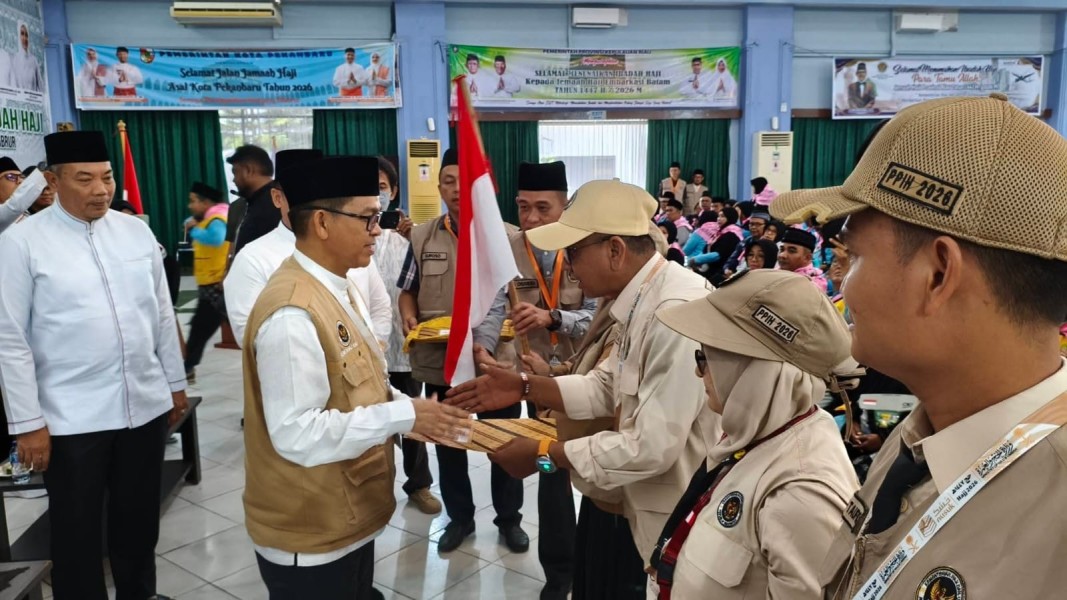 443 Jemaah Haji BTH 03 Asal Provinsi Riau  Diberangkatkan Menuju Madinah