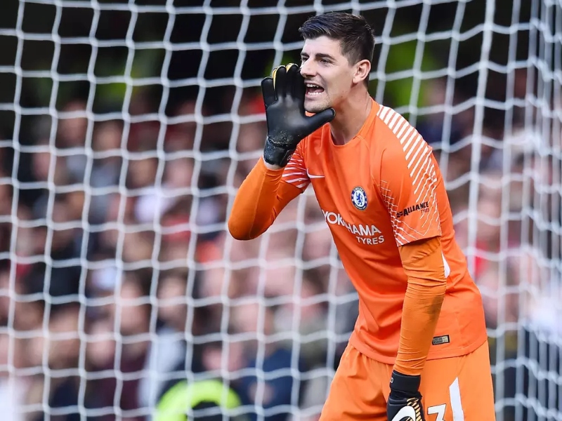 Real Madrid Kembali Dekati Kiper Andalan Chelsea