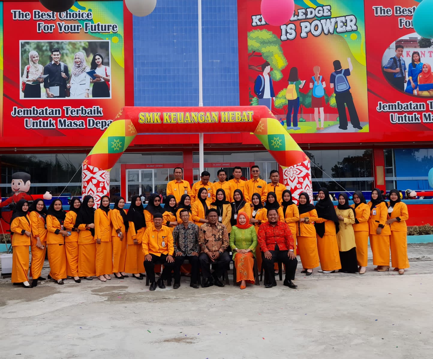 HUT Ke-8 SMK Keuangan Pekanbaru, Edi Haryono: Tuntut Ilmu di SMK Keuangan, Modal Investasi Jangka Panjang