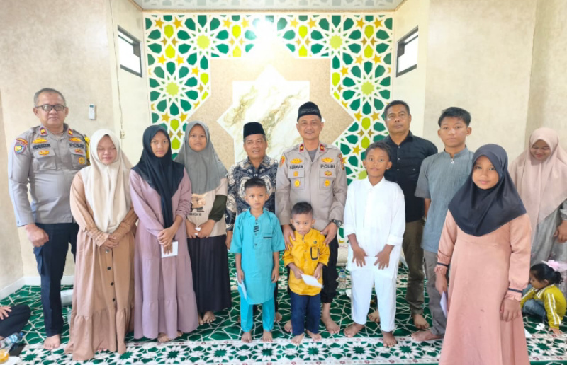 Bangun Mental dan Integritas Personel, Polsek Kandis Gelar Binrohtal serta Santuni Anak Yatim