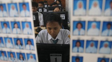 Kemendikbud Akui UN Komputer Turunkan Nilai UN SMP