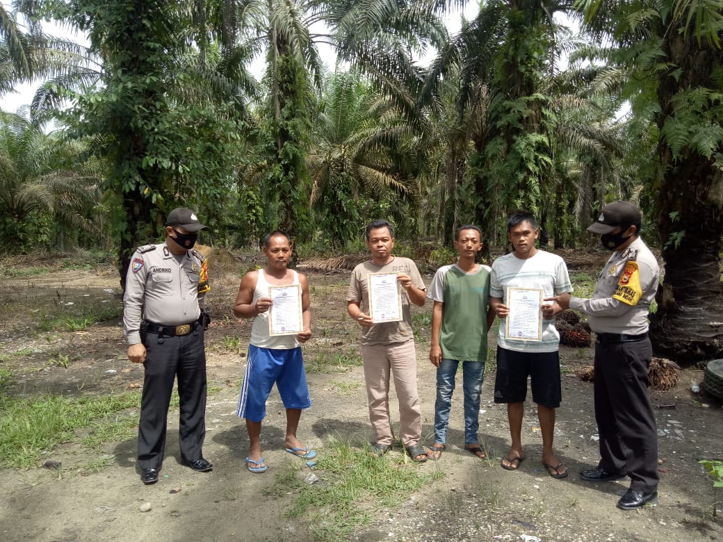 Polsek Pangkalan Kuras Sebarkan Maklumat Kapolda Riau Tentang Larangan Karhutla