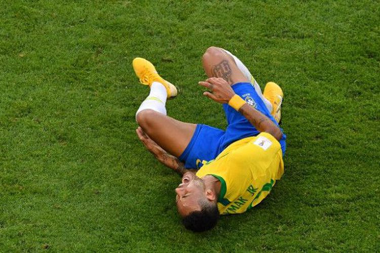 Kata Pele Soal Neymar yang Doyan Diving