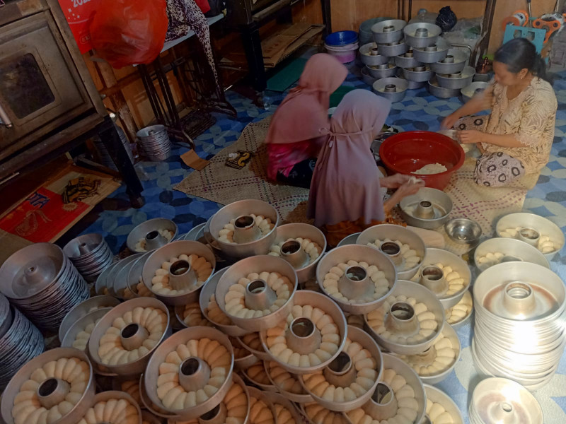 Terinspirasi dari Makanan Khas Daerah, Nasabah UMKM BRK Syariah Tembilahan Kembangkan Bisnis Usaha Roti Gembung