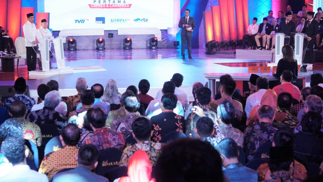 KPU Didesak Minta Maaf ke Publik karena Debat Perdana Tak Menarik