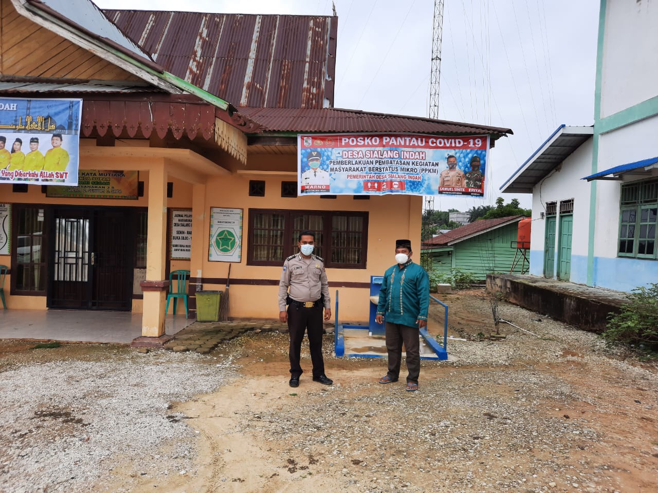 Polsek Pangkalan Kuras Dirikan Posko PPKM di Desa Sialang Indah Pelalawan