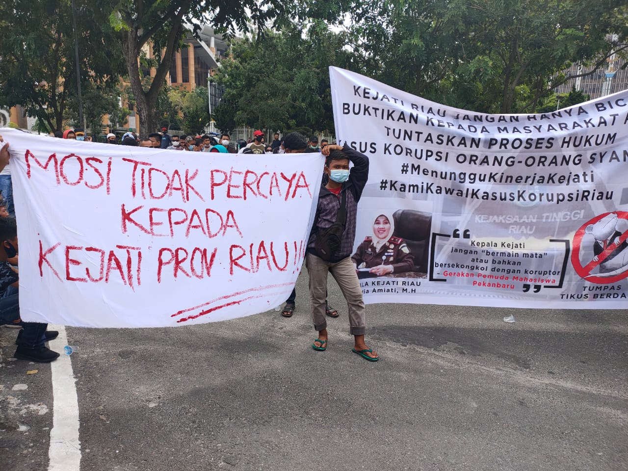 Pemuda dan Mahasiswa Desak Kejati Riau Tuntaskan Proses Hukum Korupsi Orang-Orang Syamsuar