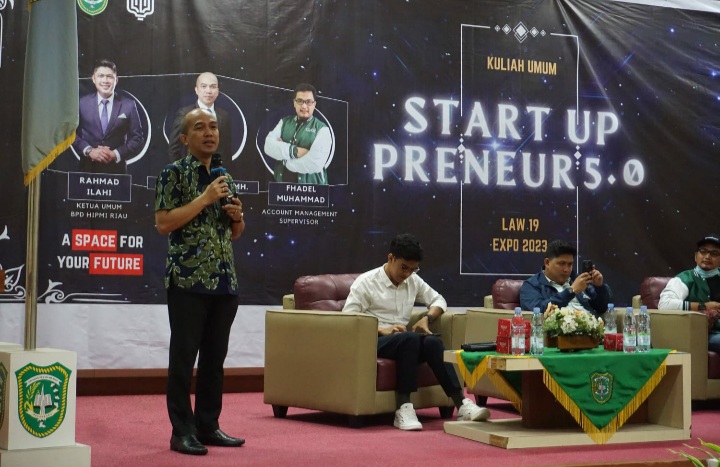 Beri Kuliah Umum, Wakil Rektor III UIR Paparkan Entrepreneurship dalam Perspektif Hukum
