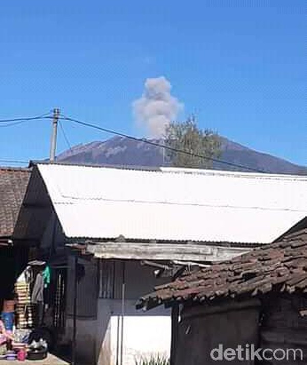 Gunung Raung Erupsi, BPBD Banyuwangi Hentikan Pendakian Via Banyuwangi