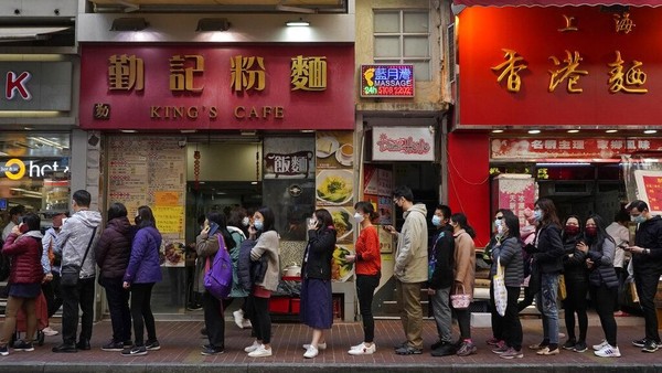 WNI Tertular, Turis China Positif Corona Sempat Jalan-jalan di Singapura