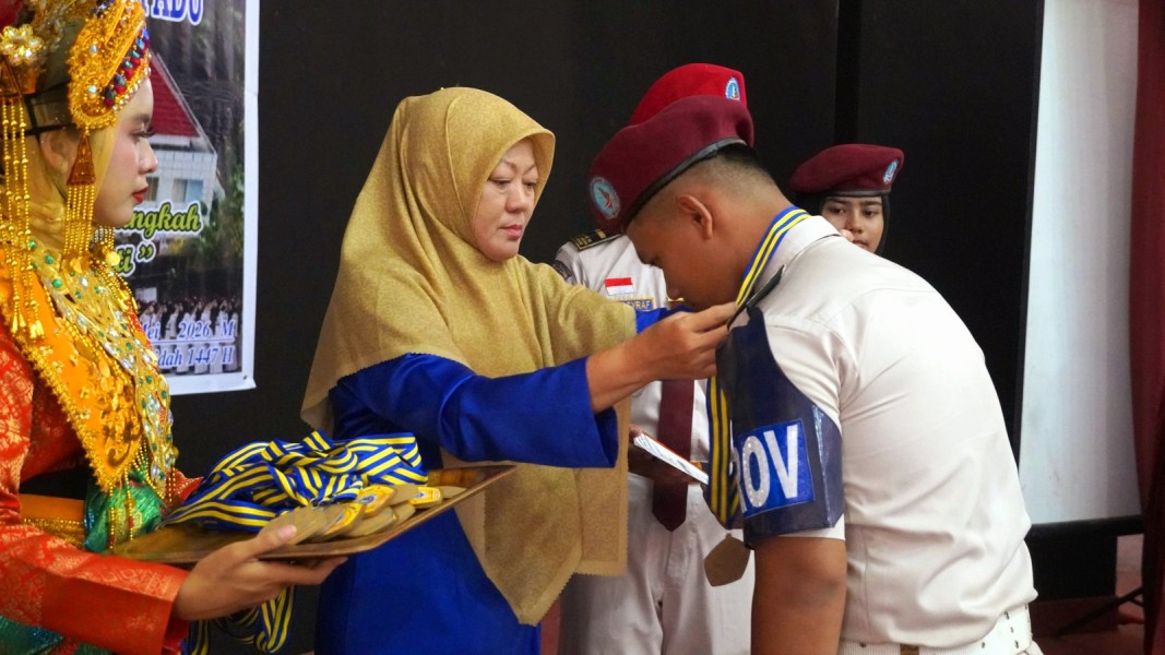 402 Siswa SMKN Pertanian Terpadu Provinsi Riau Diserahkan ke Orangtua, Plt Kepsek: Lulusan Jangan Ada yang Nganggur