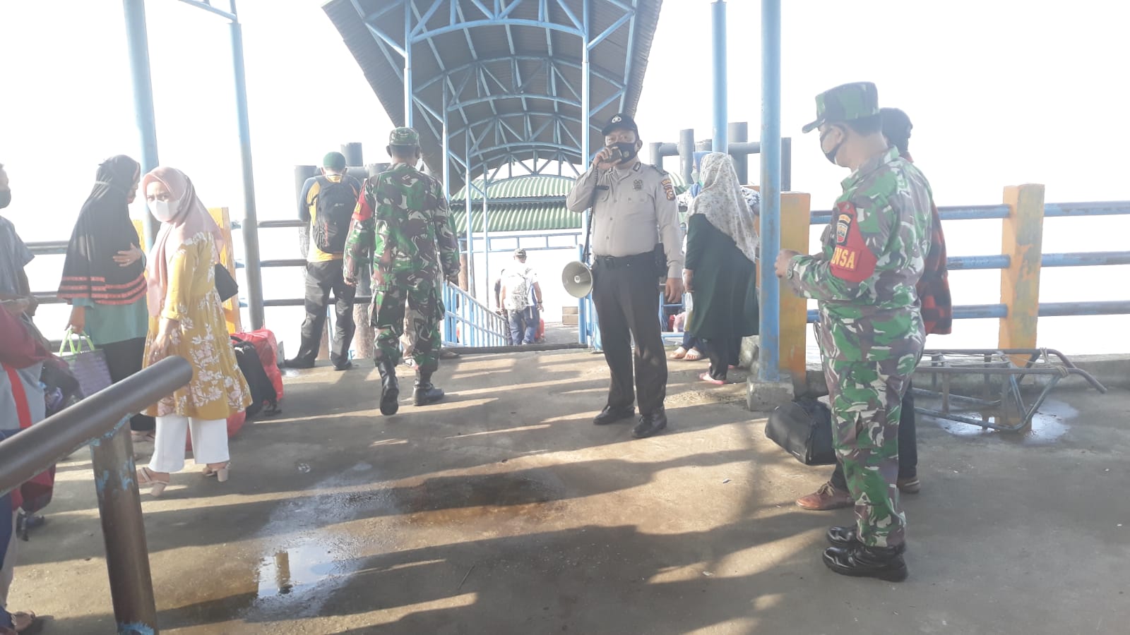 Tim  Satgas Covid-19 Pantau Penerapan Prokes di Pelabuhan Penyalai