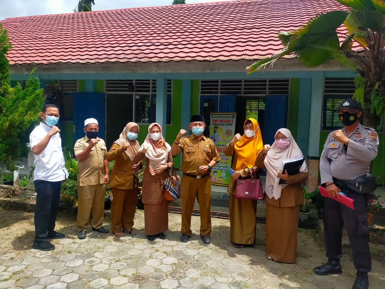 Polsek Pangkalan Lesung Tinjau Giat PTM terbatas di Sekolah