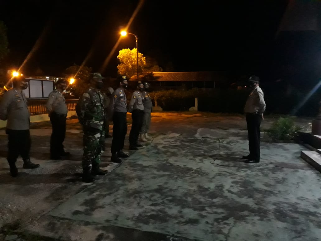 Polsek Kuala Kampar bersama TNI dan Satpol PP Laksanakan Patroli Pencegahan Covid-19