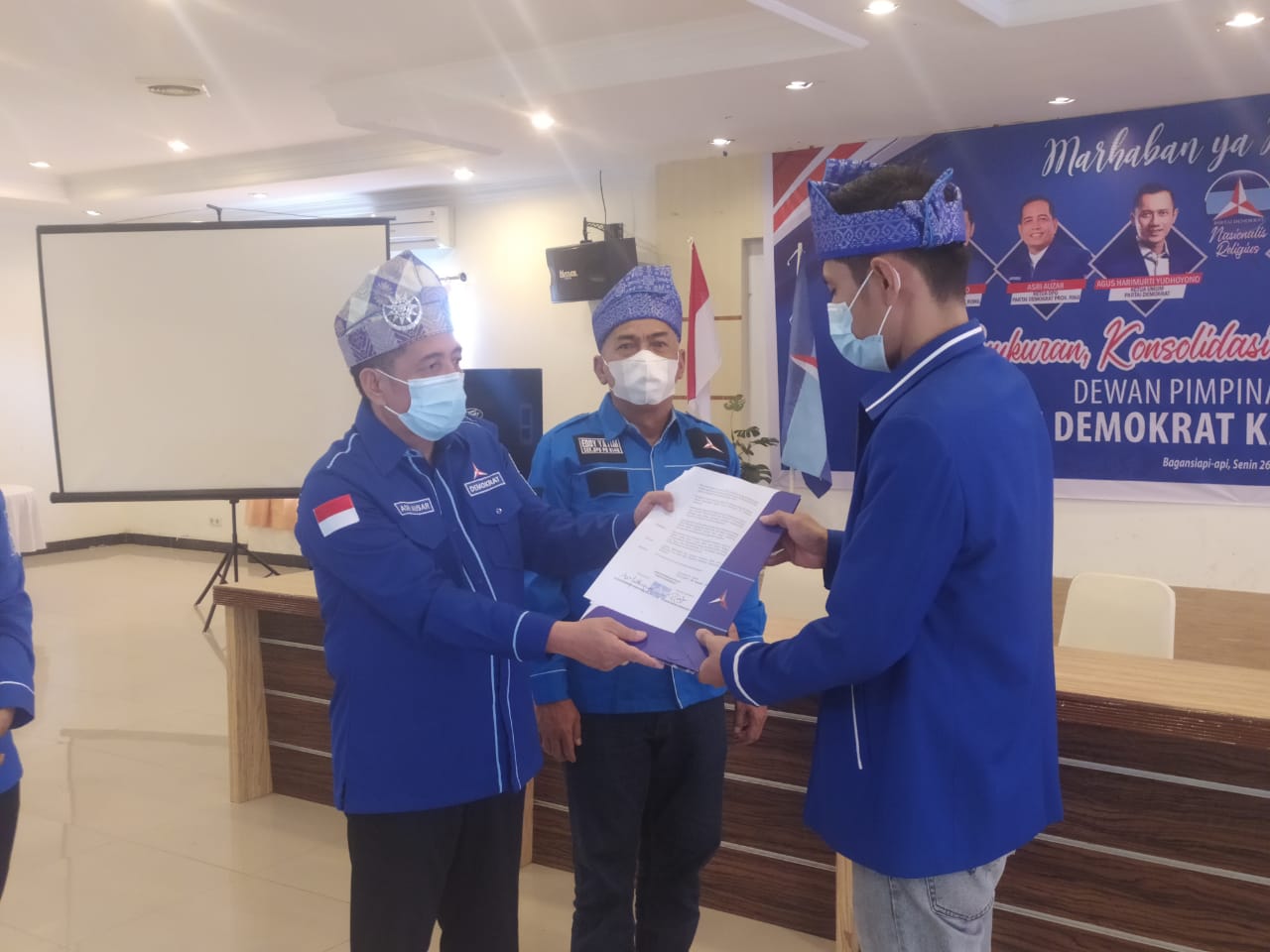 Asri Auzar Angkat Imam Suroso Jadi Plt Ketua DPC Demokrat Rohil