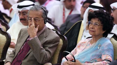 Sepekan Jadi PM Malaysia, Kesehatan Mahathir Dicemaskan Istri