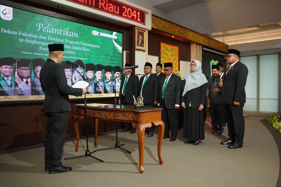 Rektor UIR Lantik Dekan dan Direktur Pascasarjana Periode 2025-2029